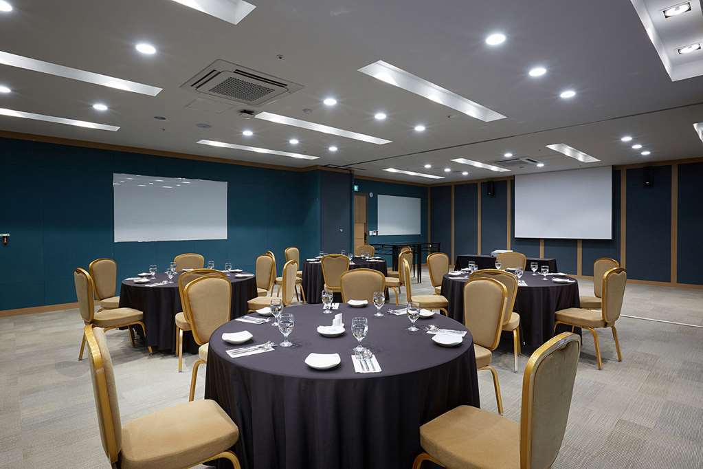 Osong H Hotel Sejong City Cheongju Facilities photo