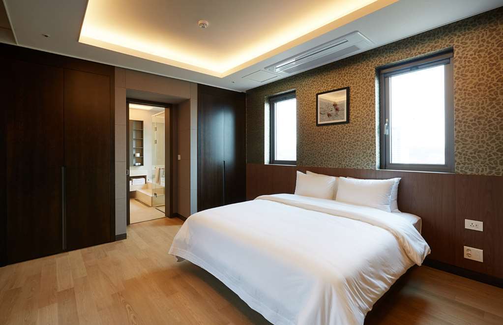 Osong H Hotel Sejong City Cheongju Room photo